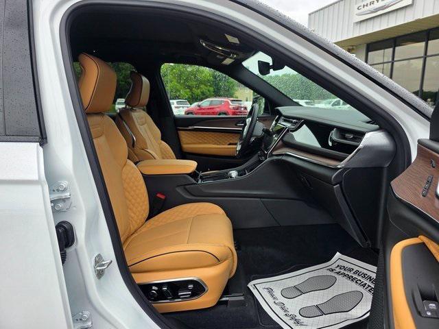 new 2025 Jeep Grand Cherokee L car, priced at $59,542