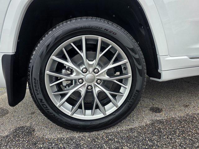 new 2025 Jeep Grand Cherokee L car, priced at $59,542