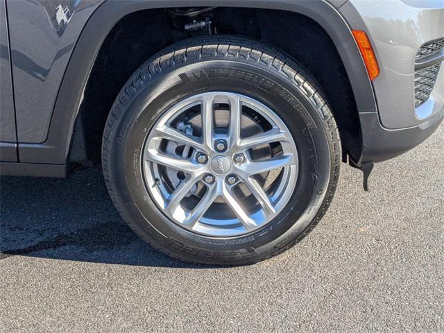 new 2025 Jeep Grand Cherokee car, priced at $37,002