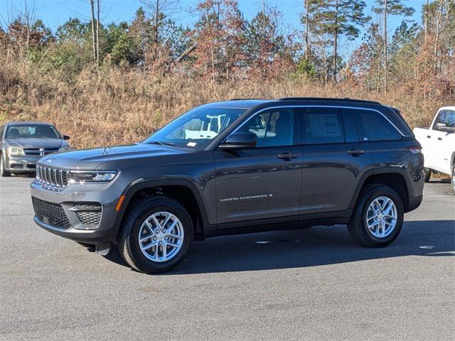 new 2025 Jeep Grand Cherokee car, priced at $37,002