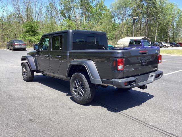 new 2024 Jeep Gladiator car, priced at $41,270