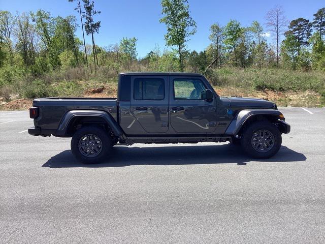 new 2024 Jeep Gladiator car, priced at $41,270