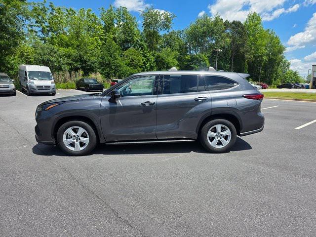 used 2022 Toyota Highlander car, priced at $30,599