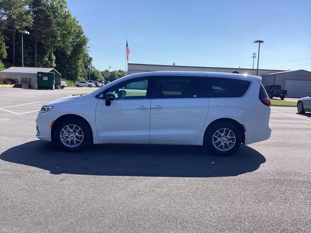 used 2024 Chrysler Pacifica car, priced at $37,200