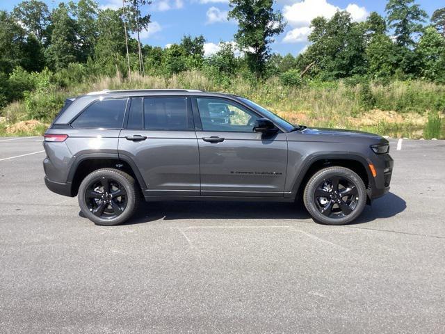 new 2024 Jeep Grand Cherokee car, priced at $46,535