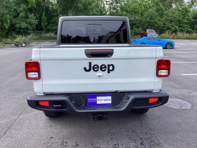 new 2024 Jeep Gladiator car, priced at $43,998