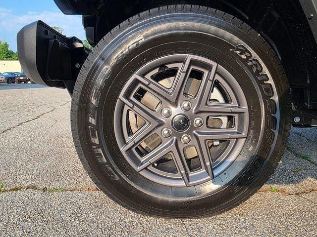 new 2025 Jeep Gladiator car, priced at $46,500