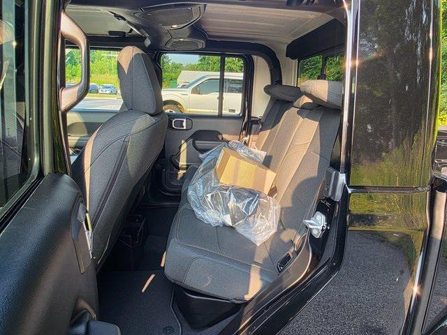 new 2025 Jeep Gladiator car, priced at $46,500