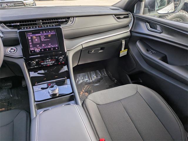 new 2025 Jeep Grand Cherokee car, priced at $36,928