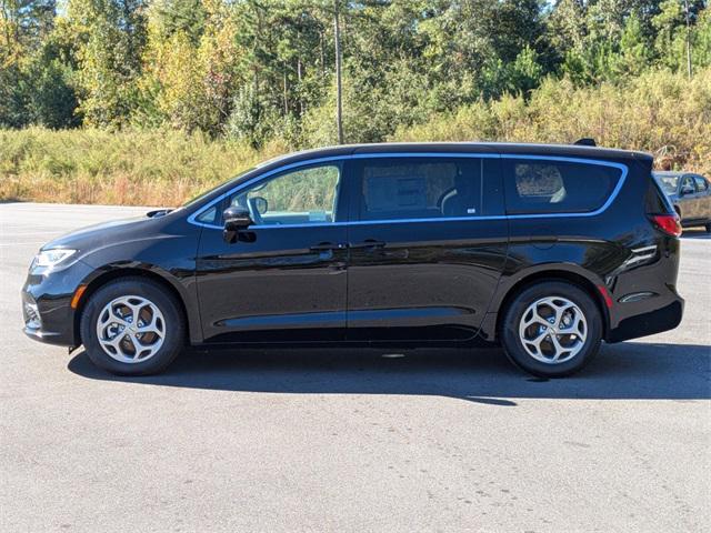 new 2024 Chrysler Pacifica car, priced at $42,928