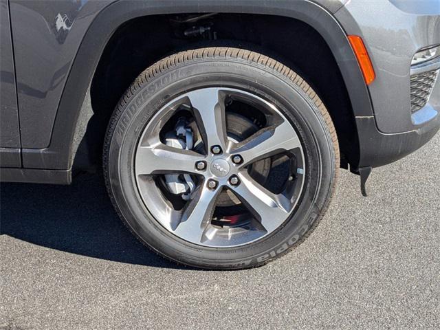 new 2024 Jeep Grand Cherokee car, priced at $44,625