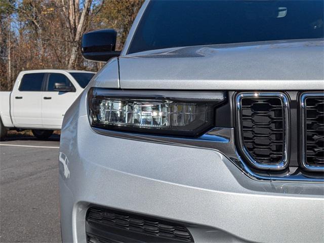 new 2025 Jeep Grand Cherokee car, priced at $37,002