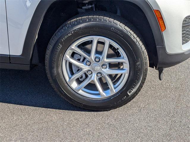 new 2025 Jeep Grand Cherokee car, priced at $37,002