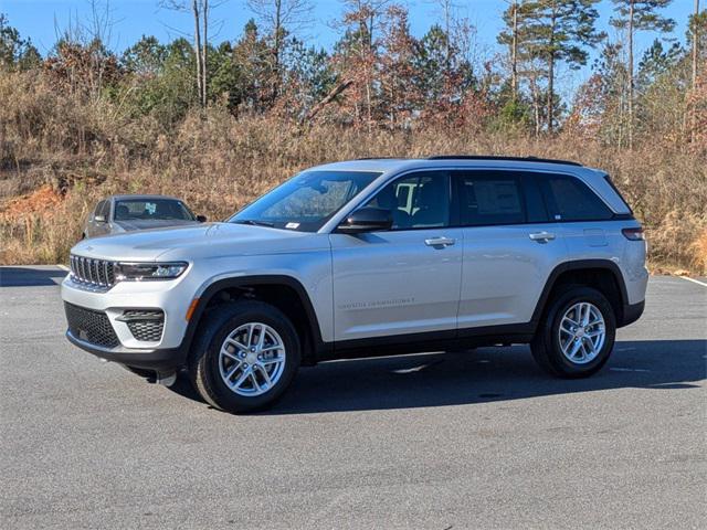 new 2025 Jeep Grand Cherokee car, priced at $37,002