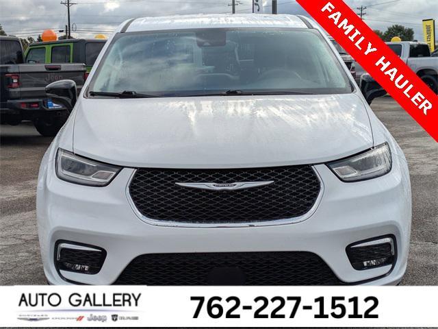 used 2024 Chrysler Pacifica car, priced at $28,421