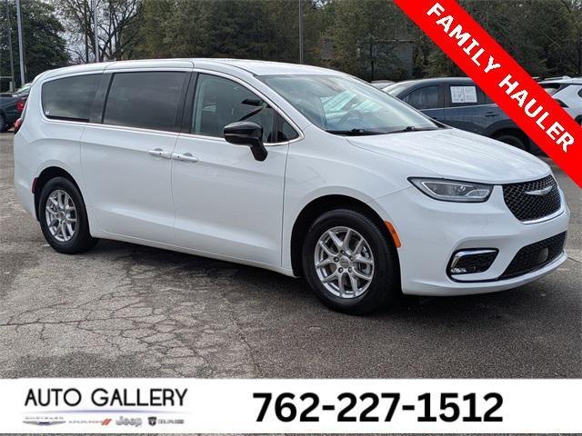 used 2024 Chrysler Pacifica car, priced at $28,421