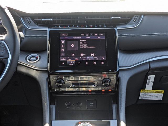 new 2025 Jeep Grand Cherokee car, priced at $40,395