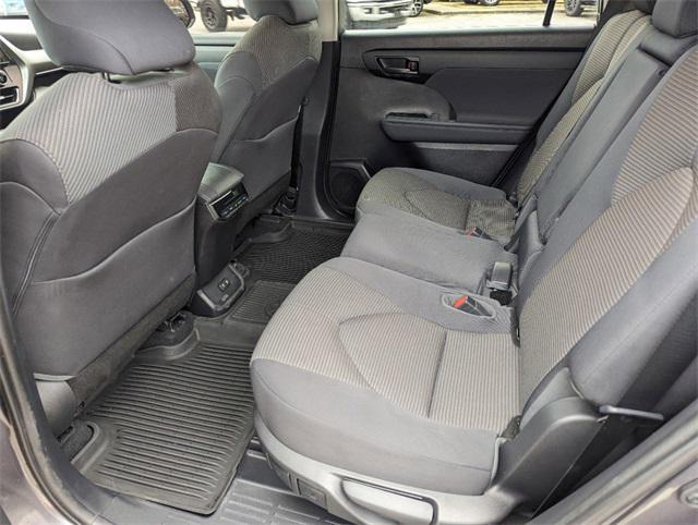 used 2021 Toyota Highlander car, priced at $28,495