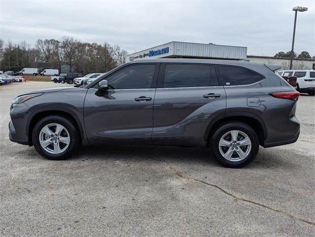 used 2021 Toyota Highlander car, priced at $28,495