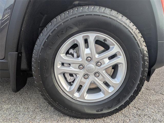 new 2025 Jeep Grand Cherokee car, priced at $36,938