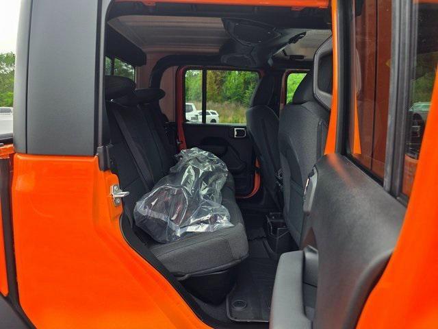 new 2025 Jeep Gladiator car, priced at $44,002