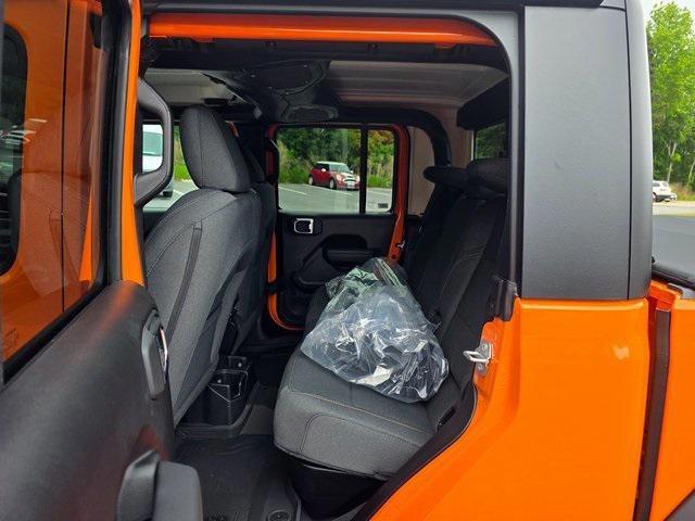 new 2025 Jeep Gladiator car, priced at $44,002