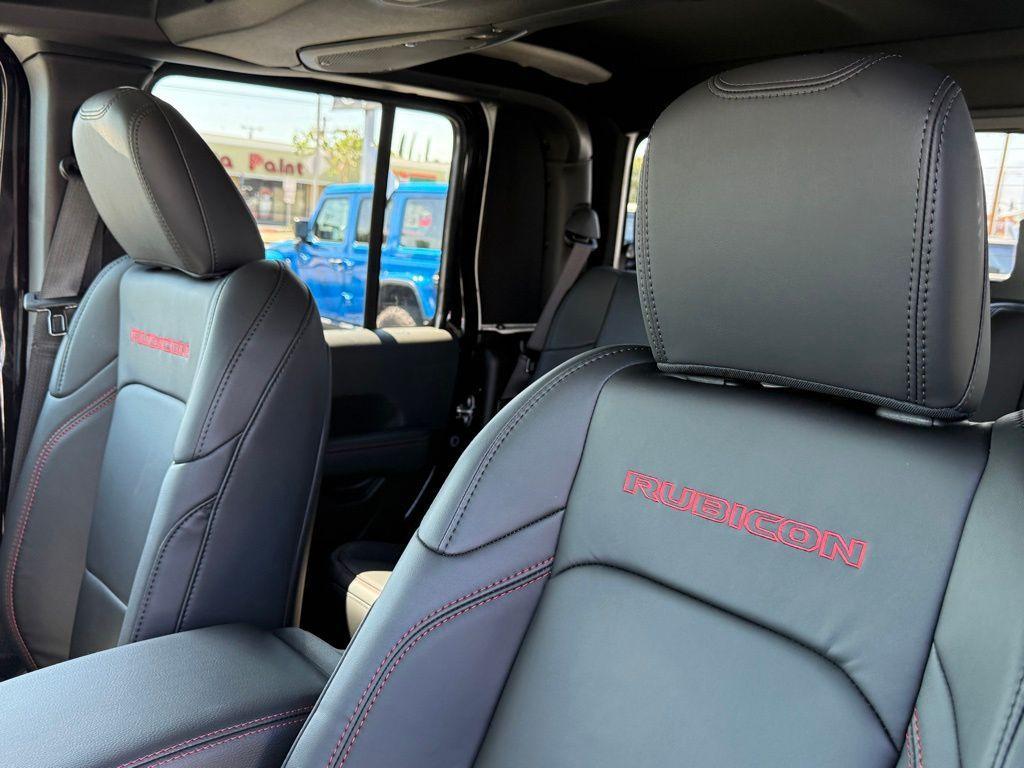 new 2025 Jeep Gladiator car, priced at $52,865