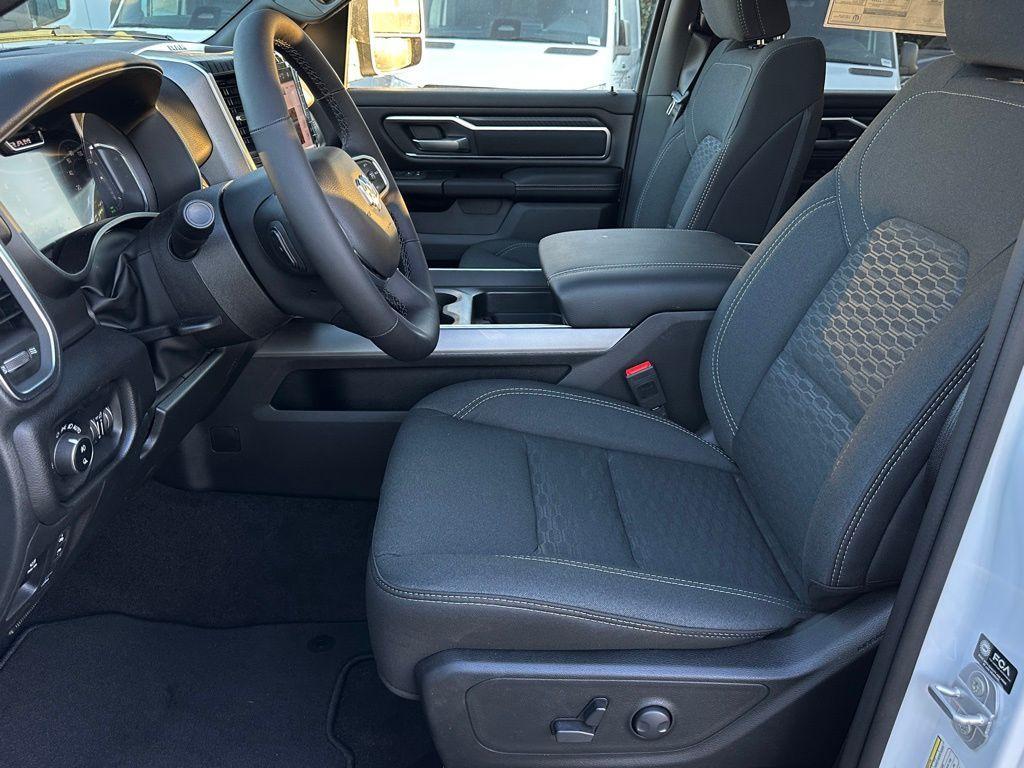 new 2025 Ram 1500 car, priced at $48,273