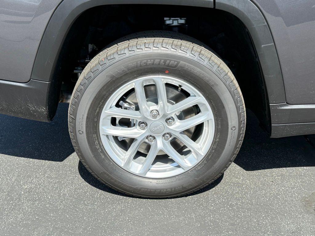 new 2025 Jeep Grand Cherokee L car, priced at $30,463