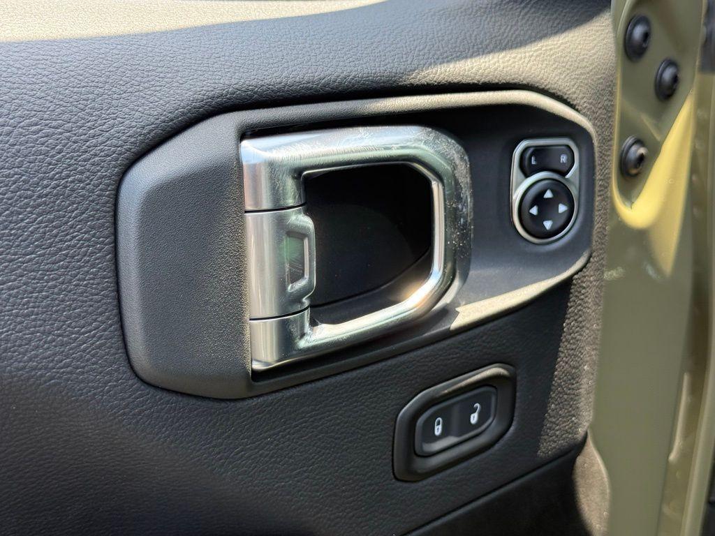 new 2025 Jeep Wrangler car, priced at $95,922