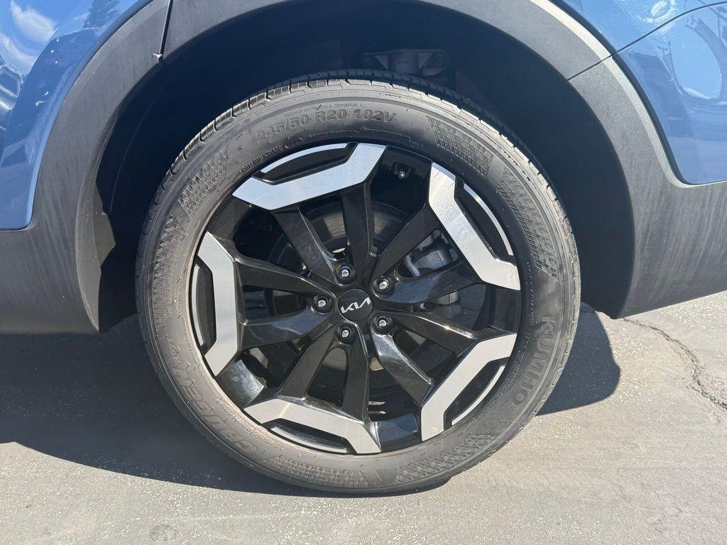 used 2025 Kia Telluride car, priced at $31,340