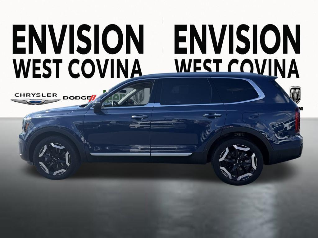 used 2025 Kia Telluride car, priced at $31,340