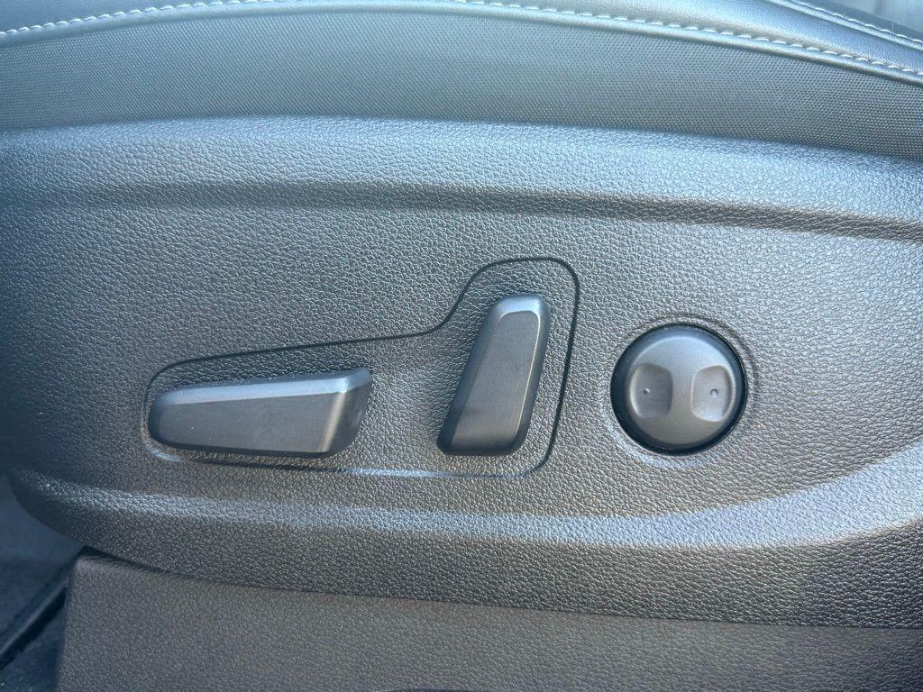 used 2025 Kia Telluride car, priced at $31,340