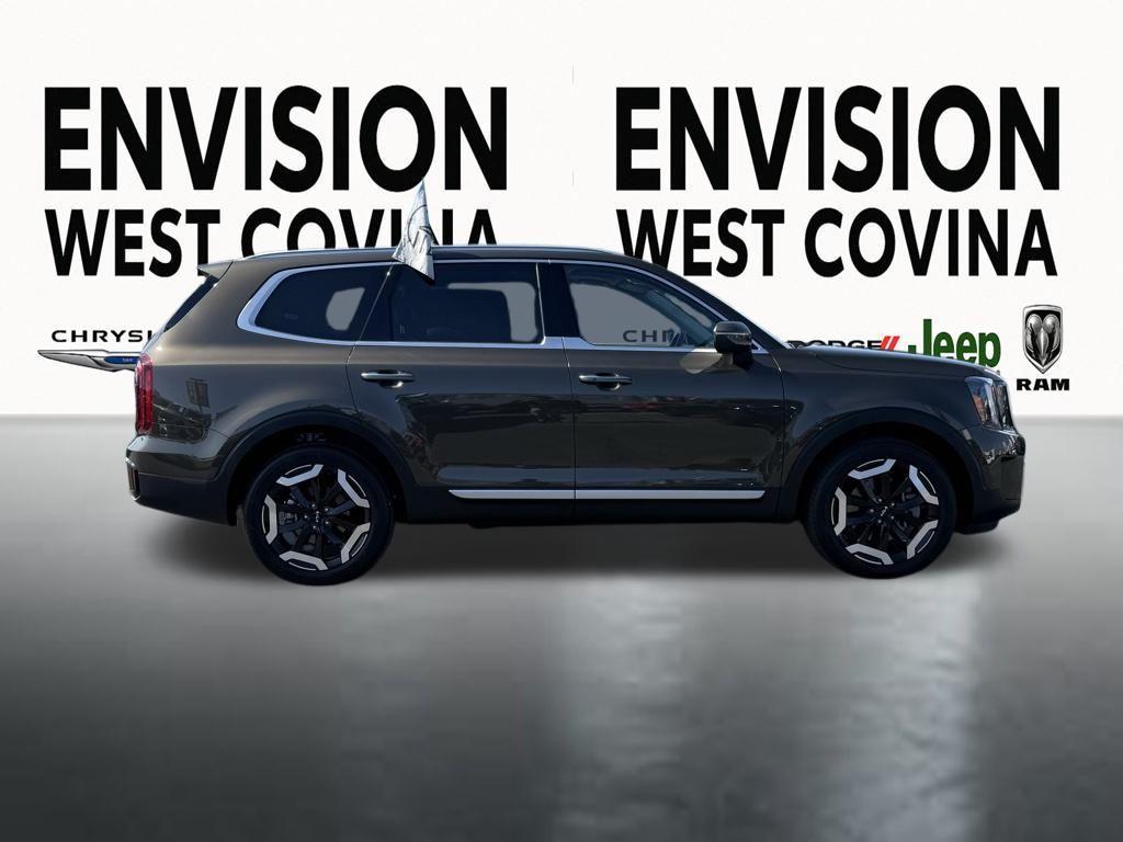 used 2025 Kia Telluride car, priced at $30,228