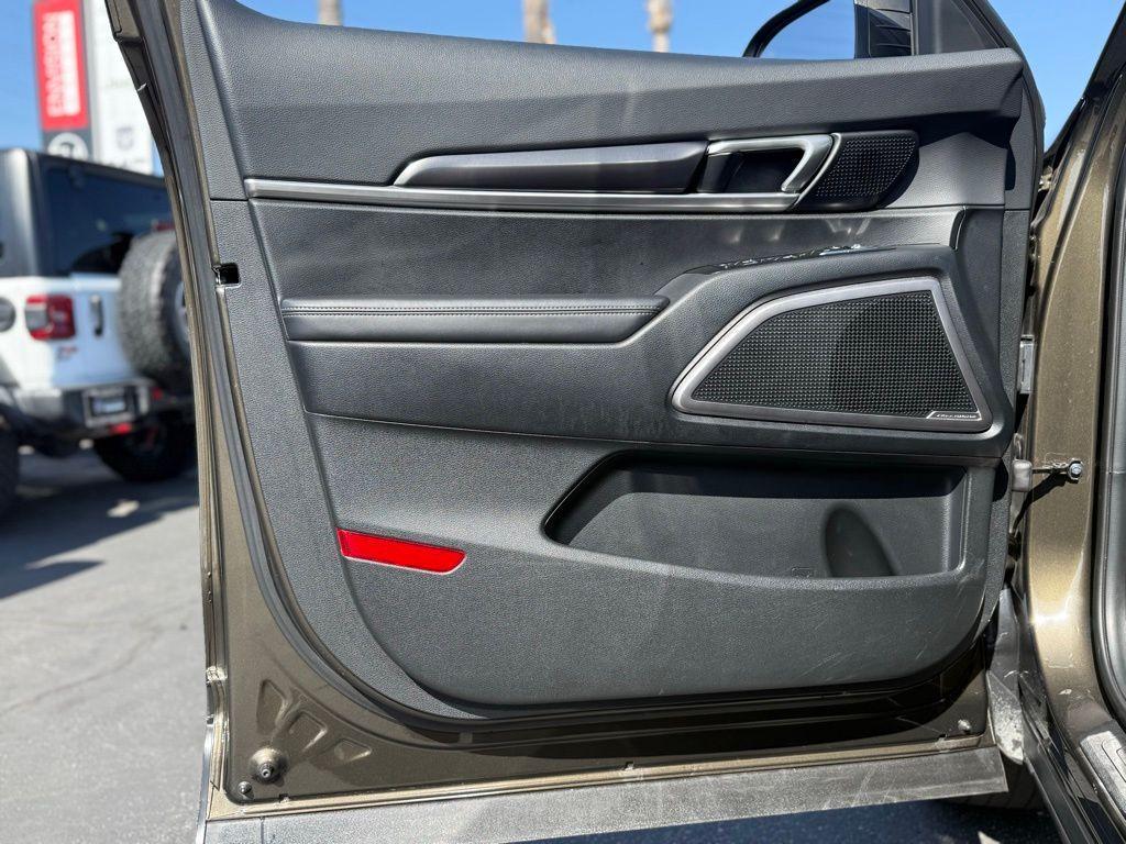 used 2025 Kia Telluride car, priced at $30,228