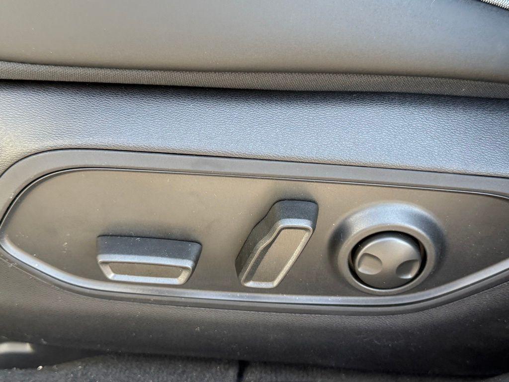 new 2025 Jeep Wagoneer S car, priced at $38,011