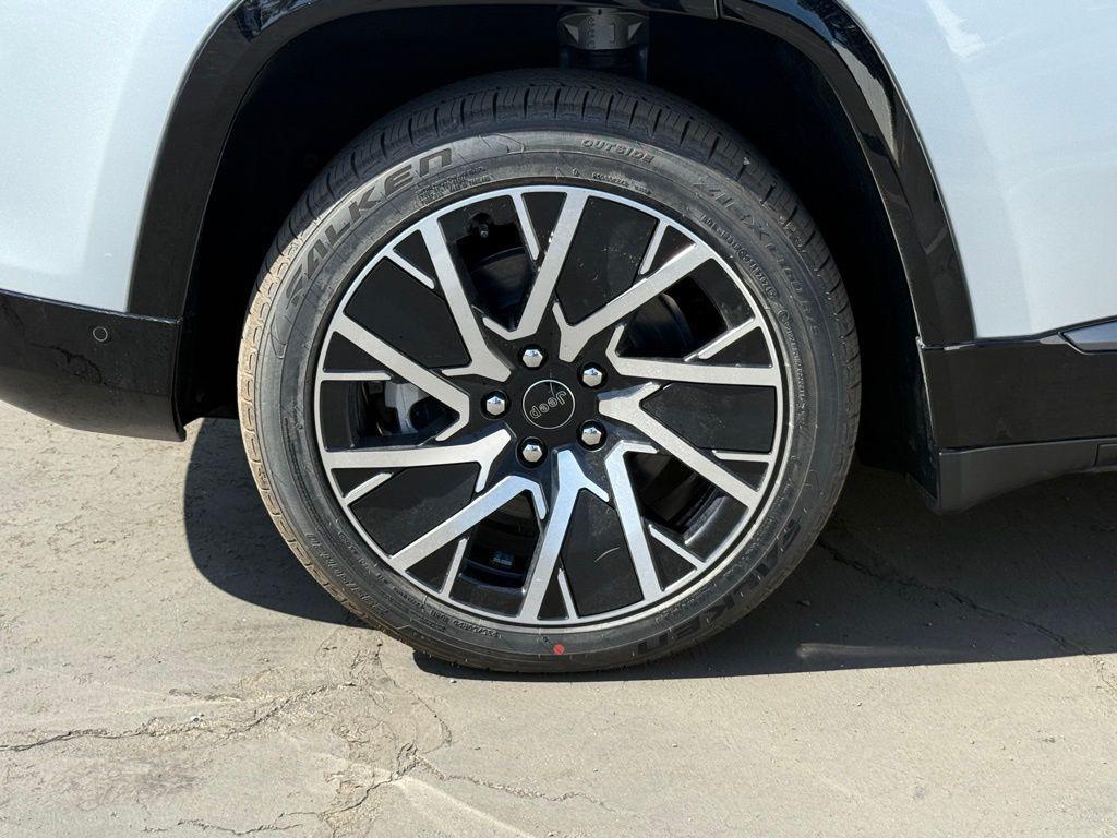 new 2025 Jeep Wagoneer S car, priced at $38,011