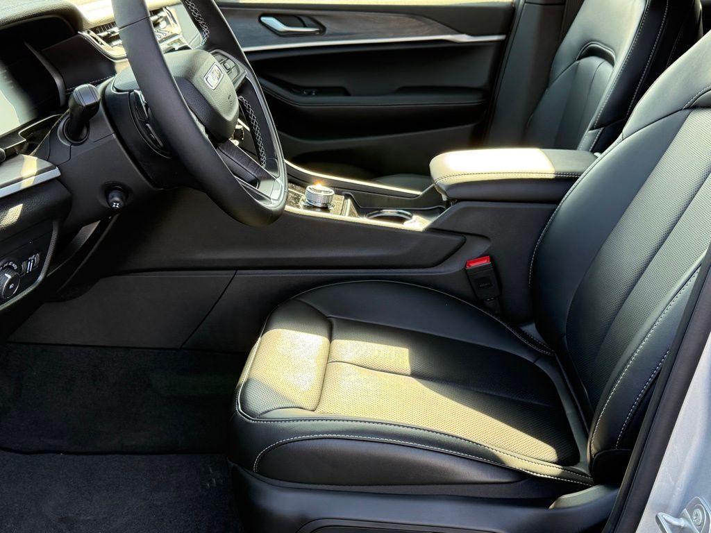 new 2025 Jeep Grand Cherokee L car, priced at $44,184