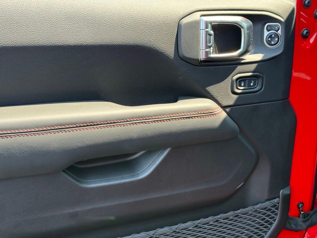 new 2025 Jeep Wrangler car, priced at $49,264