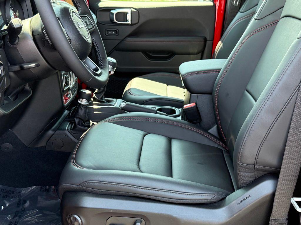 new 2025 Jeep Wrangler car, priced at $49,264