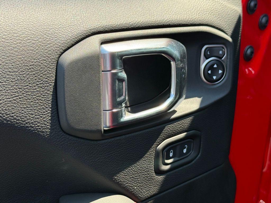 new 2025 Jeep Wrangler car, priced at $49,264