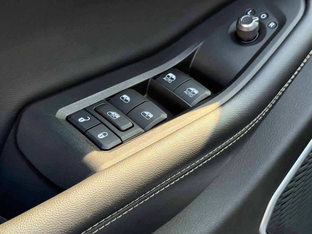 used 2021 Jeep Grand Cherokee L car, priced at $28,995