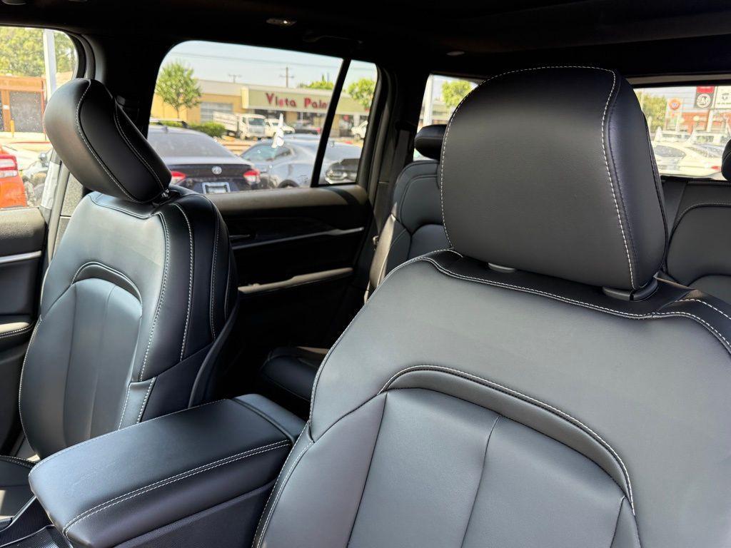 new 2025 Jeep Grand Cherokee car, priced at $42,712