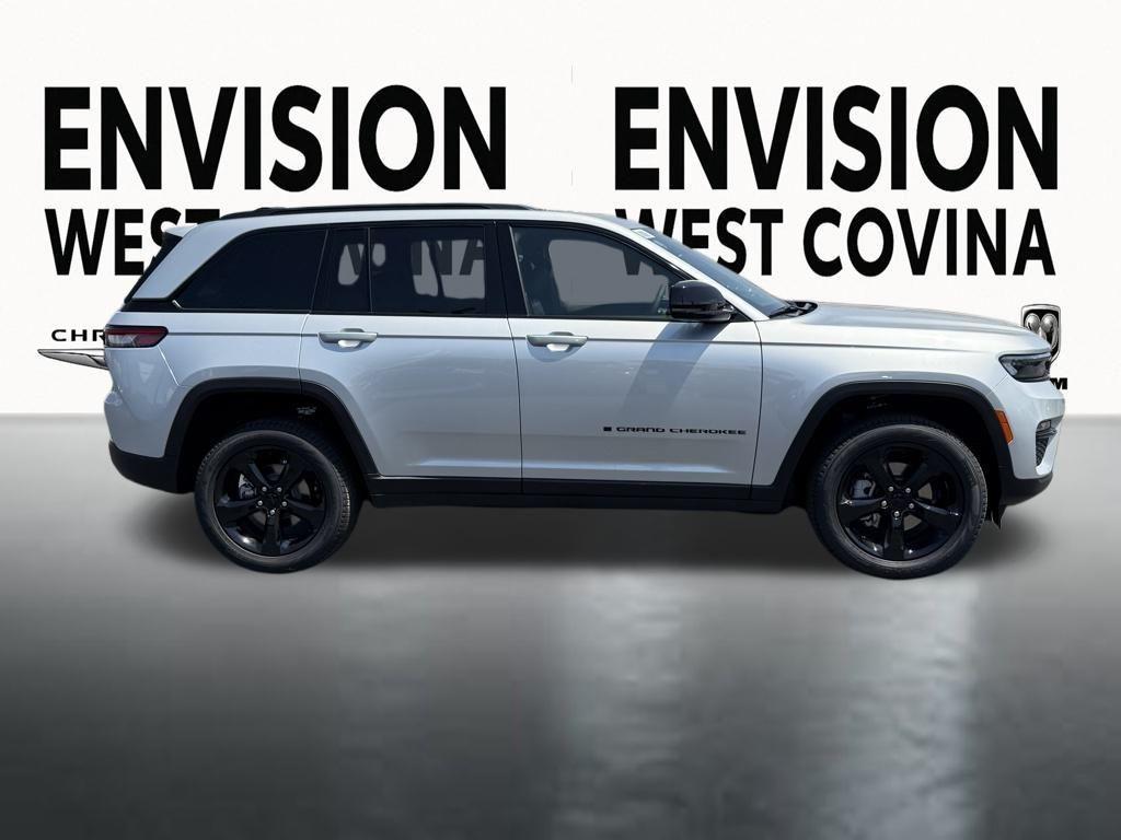 new 2025 Jeep Grand Cherokee car, priced at $42,712
