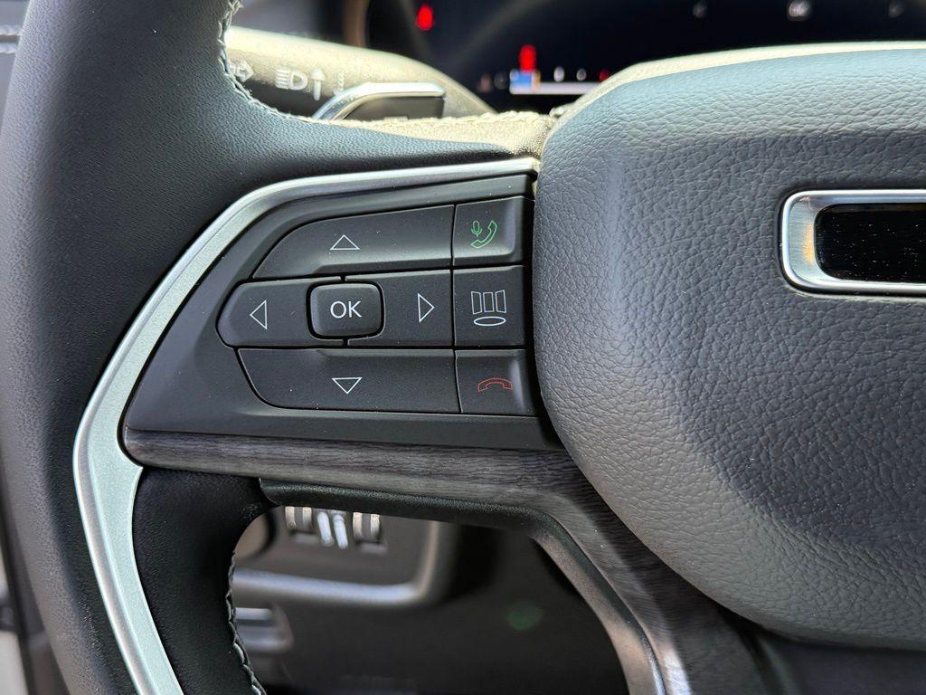 new 2025 Jeep Grand Cherokee car, priced at $42,712