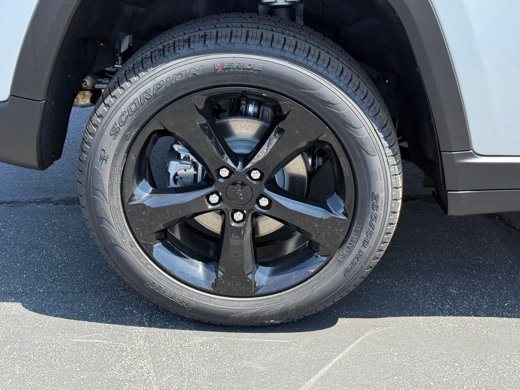 new 2025 Jeep Grand Cherokee car, priced at $42,712