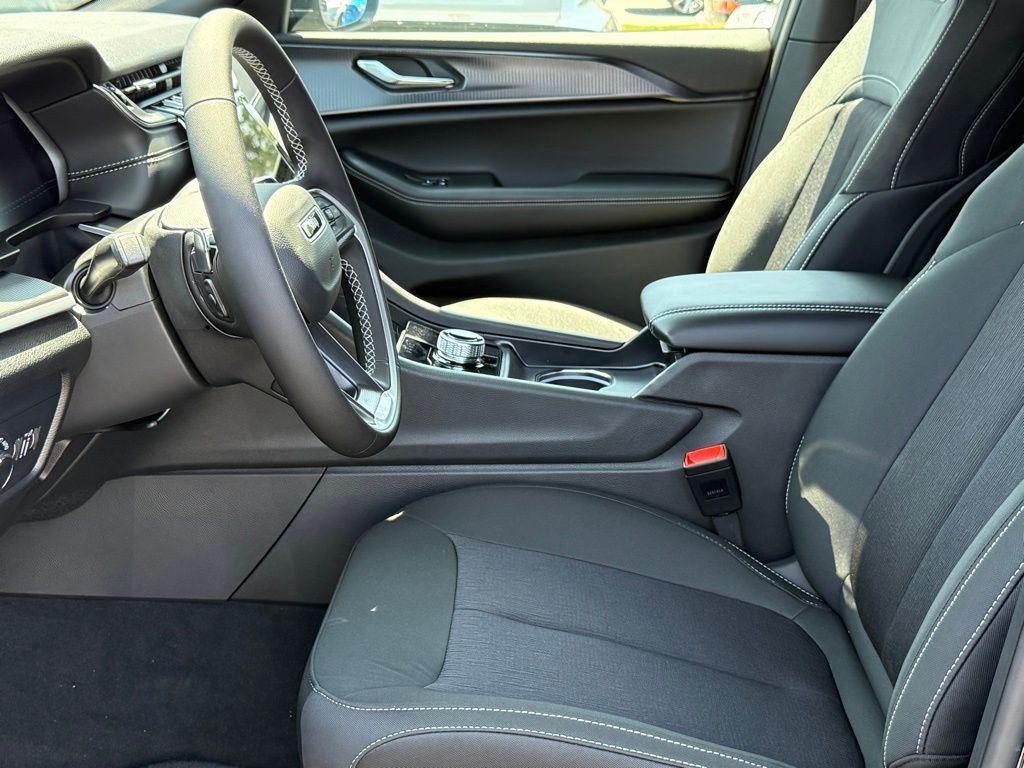 new 2025 Jeep Grand Cherokee L car, priced at $30,463