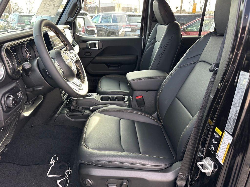 new 2025 Jeep Wrangler car, priced at $51,401