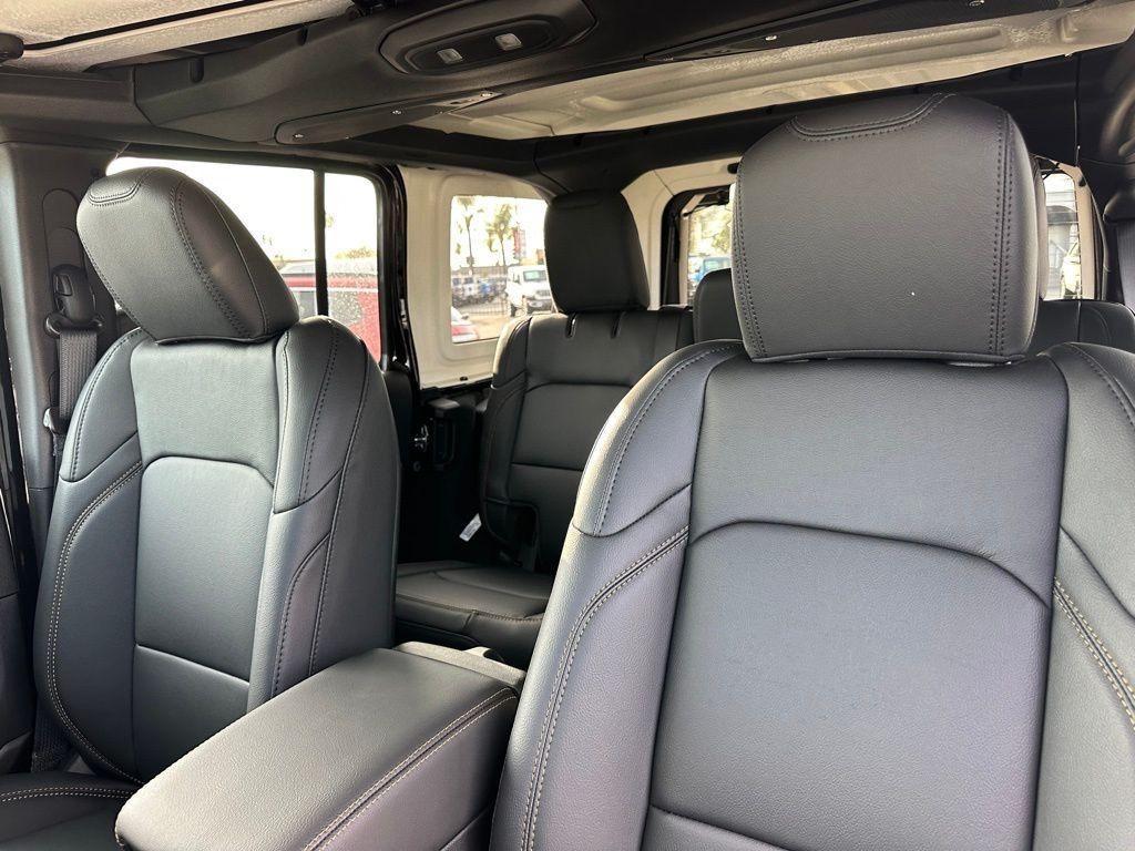 new 2025 Jeep Wrangler car, priced at $51,401