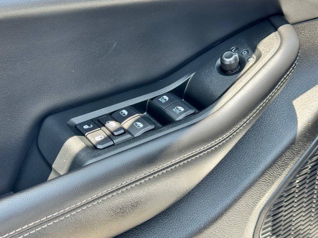 used 2024 Jeep Grand Cherokee car, priced at $30,229